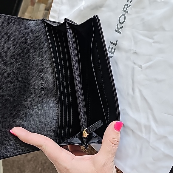 Michael Kors Wallet - Picture 10 of 14